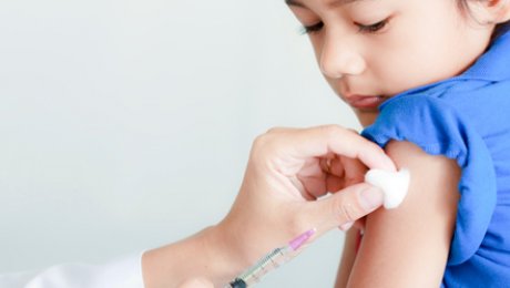 Больная тема: 10 актуальных вопросов о прививках